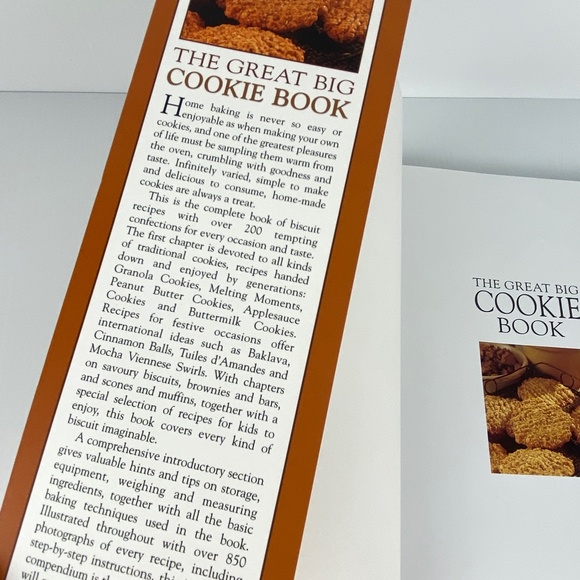 The Great Big Cookie Book Softcover Cookbook Over 200 Recipes Sweets Deserts - Picture 3 of 13